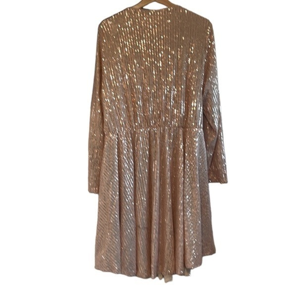 ASOS Collective the Label Curve exclusive wrap sequin mini dress in rose gold - Picture 8 of 15